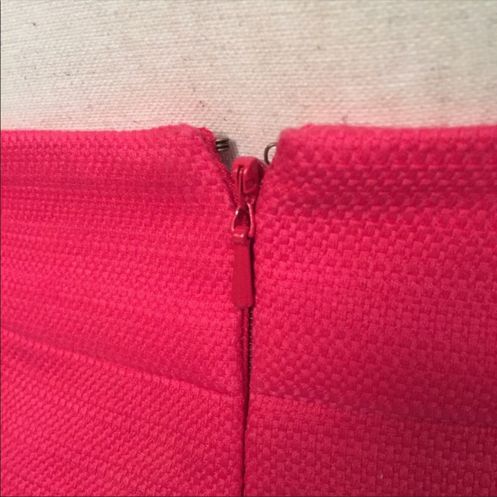 Banana Republic Bright Pink Skirt w/ Front Pockets - Picture 4 of 8